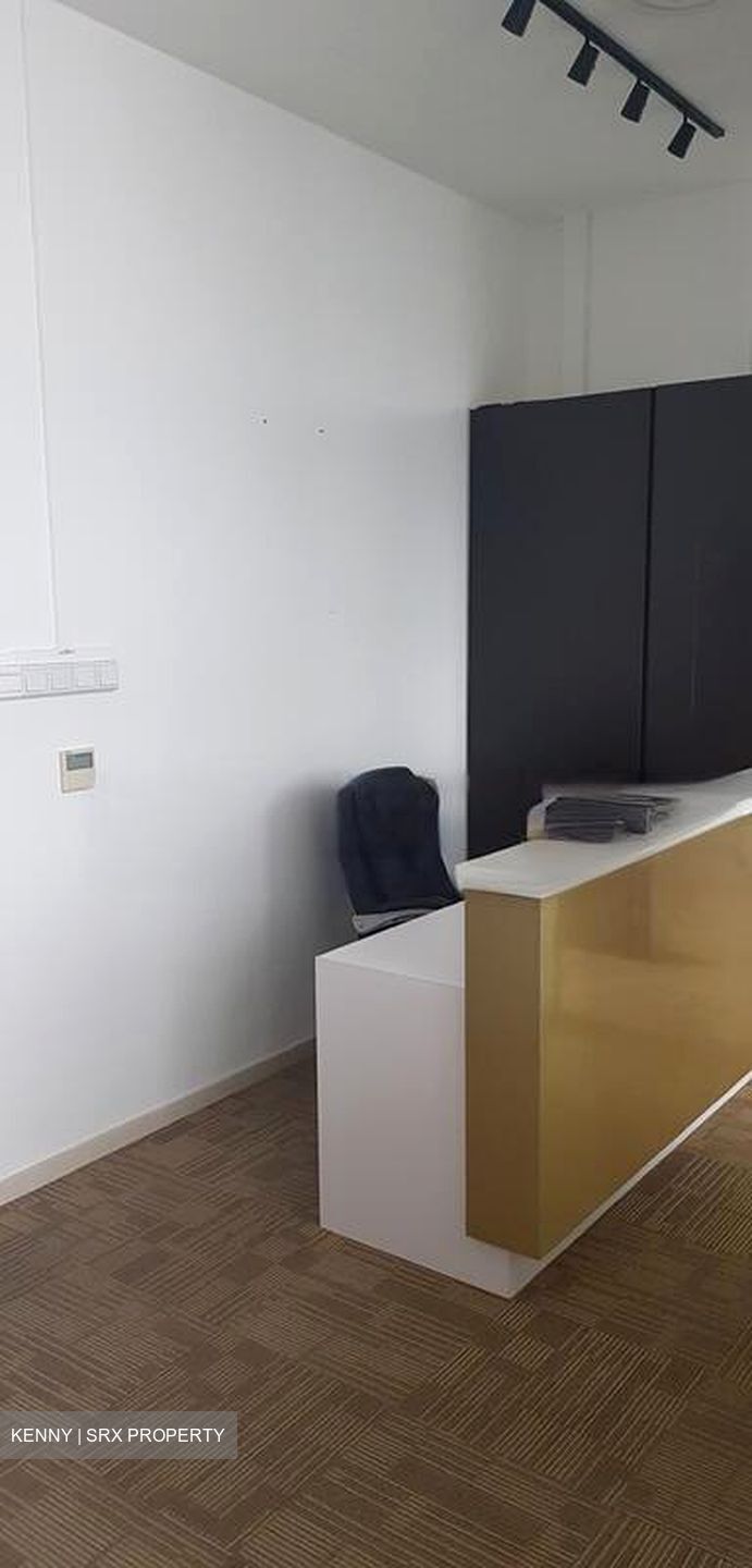 Eon Shenton (D2), Office #567992351